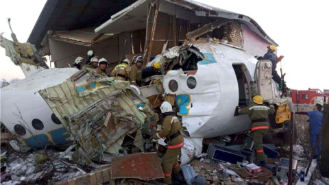 Αεροπορική τραγωδία στο Καζακστάν: Τουλάχιστον 15 νεκροί