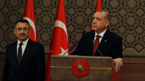 Τουρκία Ο Ρετζέπ Ταγίπ Ερντογάν και ο αντιπρόεδρος της Τουρκίας Φουάτ Οκτάι