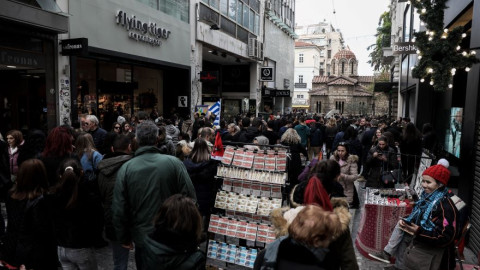 ΕΣΕΕ: Σε χαμηλότερα επίπεδα ο τζίρος των γιορτών για τις μισές επιχειρήσεις