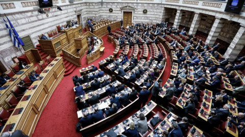 Πέρασε με 156 «ναι» η τροπολογία για το ποδόσφαιρο