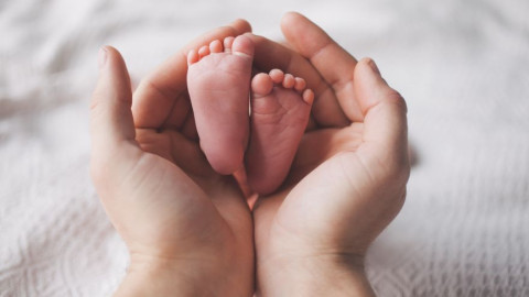 Τα πρώτα μωρά με ΑΦΜ και ΑΜΚΑ σε 13 μαιευτήρια