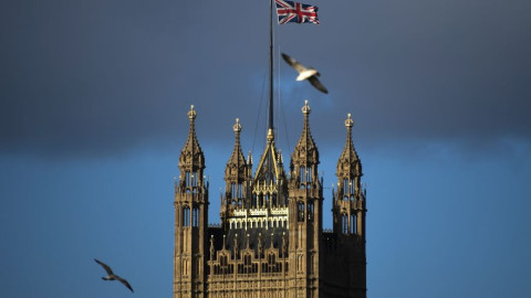 Σάλος με το ν/σ της Μ. Βρετανίας το οποίο αναιρεί μέρος της Συμφωνίας για το brexit 