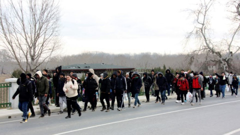 Τουρκία: Εκατοντάδες μετανάστες κατευθύνονται στα ευρωπαϊκά σύνορα