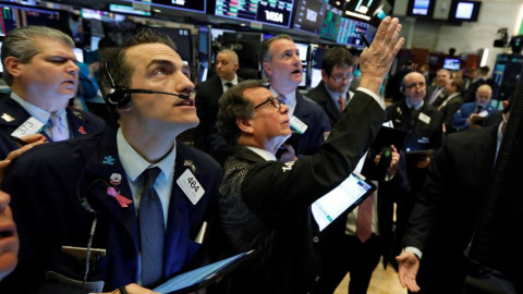 Wall Street: Μικρά κέρδη για τον Dow Jones, απώλειες για Nasdaq, S&P