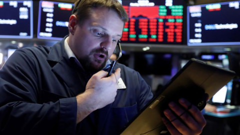 Wall Street: Πτώση άνω του 2% μετά τις «μαύρες» προβλέψεις Πάουελ