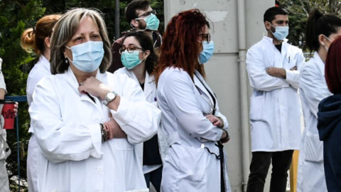 ΠΙΣ: Πρέπει άμεσα να αποκατασταθούν σε αξιοπρεπή επίπεδα οι αποδοχές των γιατρών ΕΣΥ