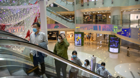 Κίνα: «Βουτιά» 19% στο λιανεμπόριο λόγω κορωνοϊού 