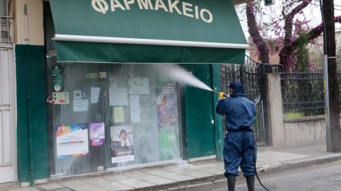 Κορωνοϊός: Τι δείχνουν τα μαθηματικά μοντέλα για την Ελλάδα