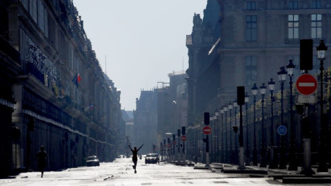 Ο λογαριασμός του κορωνοϊού ξεπερνά τα 7 τρισ. δολάρια