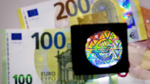 Συνάλλαγμα: Το ευρώ ενισχύεται κατά 0,41%, στα 1,1888 δολάρια