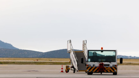 Ποιες πτήσεις ακυρώνονται, ποιες τροποποιούνται την Κυριακή και τη Δευτέρα