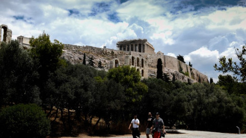 Bloomberg: Η επιτυχής διαχείριση του κορωνοϊού από την Ελλάδα ανταμείβεται