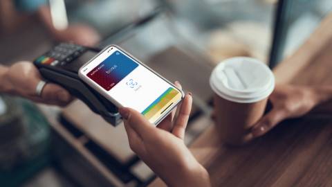 Συναλλαγή στο Apple Pay με κάρτα της Alpha Bank