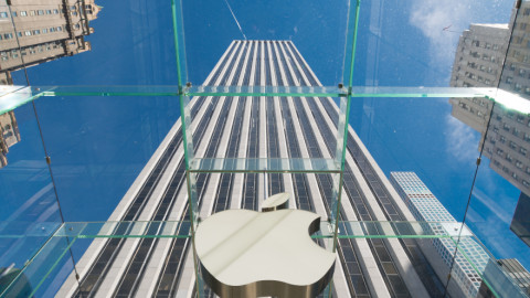 Η Apple αγοράζει τουλάχιστον μία εταιρεία το μήνα