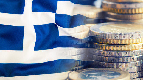 Bloomberg: Με χαμηλότερο επιτόκιο μπορεί να δανείζεται η Ελλάδα από χώρες με υψηλότερη αξιολόγηση