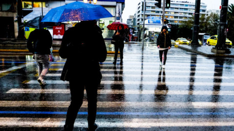 Εκτακτο δελτίο επιδείνωσης καιρού: Πού αναμένονται βροχές και καταιγίδες μέχρι την Τρίτη