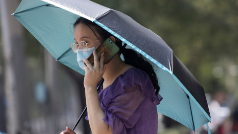 Ανησυχία για τον κορωνοϊό στο Πεκίνο -Κάνουν τεστ σε χιλιάδες διανομείς, κούριερ
