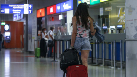 Αεροδρόμια: Νέα βουτιά της επιβατικής κίνησης τον Ιούνιο