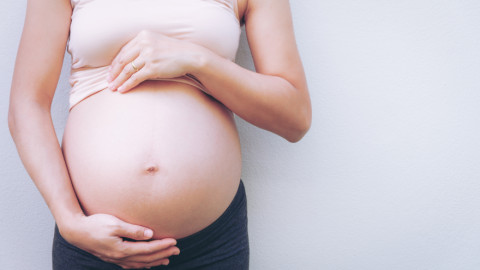 Αυξημένος κίνδυνος αυτισμού για τα μωρά, αν η έγκυος έκανε χρήση κάνναβης