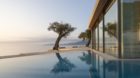 Βloomberg: Πέντε καινούργια ξενοδοχεία πολυτελείας στην Ελλάδα το 2024 - Πού βρίσκονται και πόσο κοστίζουν