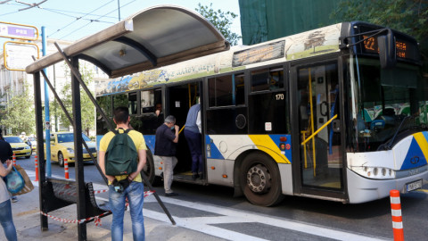 ΜΜΜ: Προσλήψεις εκατοντάδων οδηγών ανακοινώνει ο πρωθυπουργός