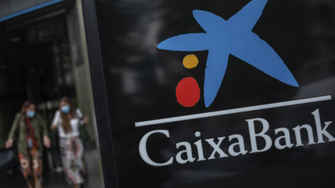 Συμφωνία - μαμούθ στην Ισπανία: Η Caixabank εξαγοράζει την Bankia