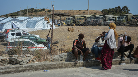 Ξεκίνησαν να μπαίνουν στον καταυλισμό του Καρά Τεπέ οι πρώτοι πρόσφυγες