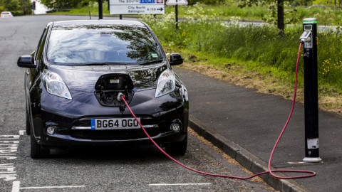 Nissan και Uber προωθούν την ηλεκτρική κινητικότητα στην Ευρώπη