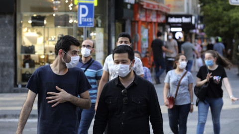Handelsblatt: Η Τουρκία σε δίνη βαθιάς οικονομικής κρίσης