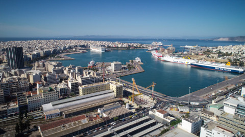 DBRS: Οι εντάσεις στην Ερυθρά Θάλασσα πλήττουν το λιμάνι του Πειραιά  [διαγράμματα] 