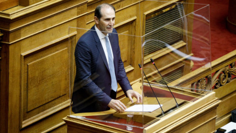 Βεσυρόπουλος: Ακατάσχετα τα αναδρομικά των συνταξιούχων