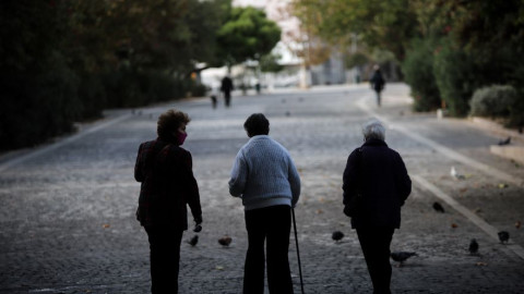 Νέο ρεκόρ με 499 διασωληνωμένους - 3.227 νέα κρούσματα