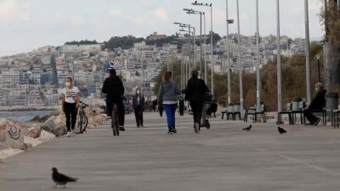 Κορωνοϊός: Μειώθηκε κατά 20% το ιικό φορτίο στην Αττική