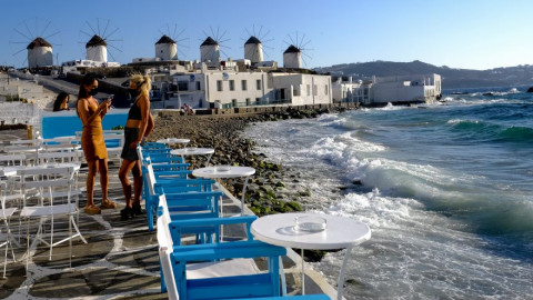 Νέα περιοριστικά μέτρα στη Μύκονο λόγω τοπικής έξαρσης της επιδημίας