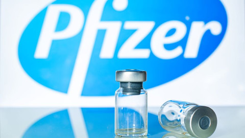 Pfizer: Μια εβδομάδα οι καθυστερήσεις στο εμβόλιο