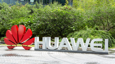 Απάντηση της Huawei στις προτροπές της Κομισιόν στα κράτη μέλη της να αποφεύγουν τα προϊόντα της εταιρείας