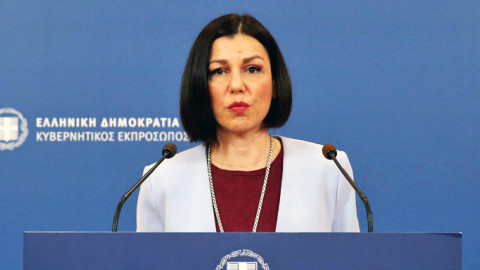 Πελώνη: Προτεραιότητα για άνοιγμα λιανεμπόριο και σχολεία