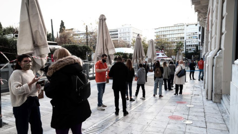 Προαιρετική λειτουργία των καταστημάτων με click away την Κυριακή