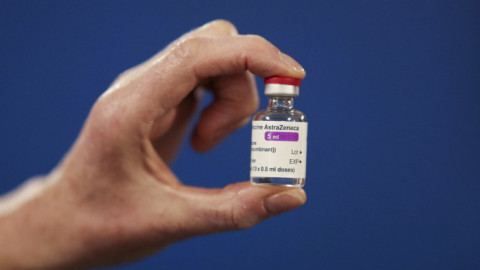 Η AstraZeneca αποσύρθηκε από το σημερινό ραντεβού με την ΕΕ για τα εμβόλια