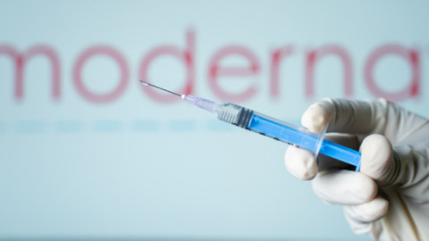 Η Moderna αναθεωρεί πτωτικά την πρόβλεψή της για τις πωλήσεις του εμβολίου το 2021