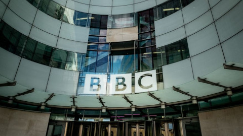 Νέος πρόεδρος του BBC αναλαμβάνει ο πρώην τραπεζίτης Ρίτσαρντ Σαρπ