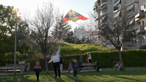 Πέταγμα χαρταετού την Καθαρά Δευτέρα 