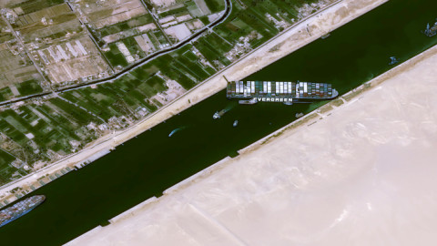 Το πλοίο στη διώρυγα του Σουέζ