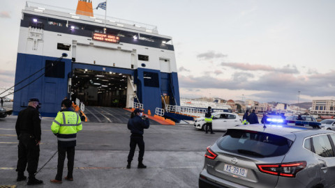 Έλεγχοι στο λιμάνι του Πειραιά