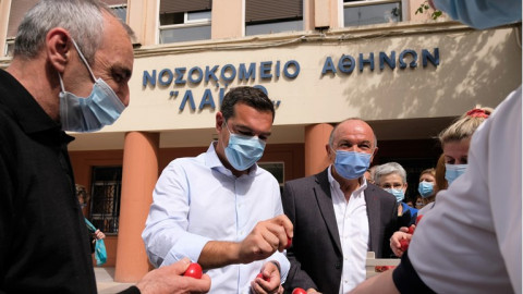 Αλ. Τσίπρας στο Λαϊκό: Η συλλογική ανάσταση θα έρθει με αγώνες και διεκδικήσεις