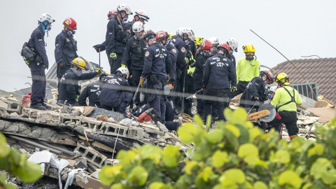 Έλληνας 21 ετών αγνοείται στα συντρίμμια της πολυκατοικίας στο Μαϊάμι