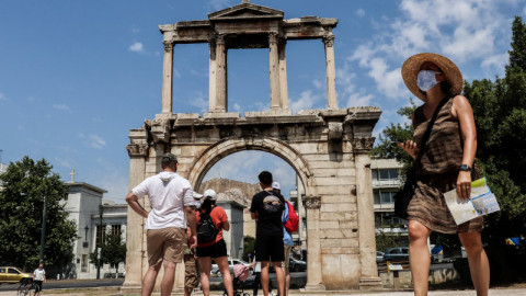τουρίστες στο κέντρο της Αθήνας
