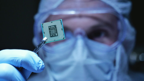 Η Intel θέλει να επενδύσει έως 80 δισεκατομμύρια ευρώ για την παραγωγή μικροτσίπ στην Ευρώπη