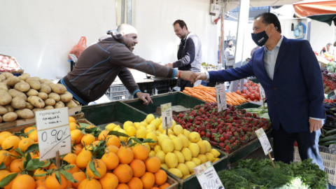 Στη Βαρβάκειο Αγορά ο Άδωνις Γεωργιάδης