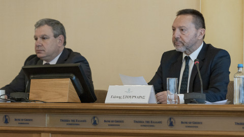 O Γενικός Διευθυντής του ΙΟΒΕ Νίκος Βέττας και ο Διοικητής της Τράπεζας της Ελλάδος Γιάννης Στουρνάρας.